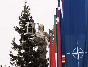 356301ae_x-mas_tree.jpg